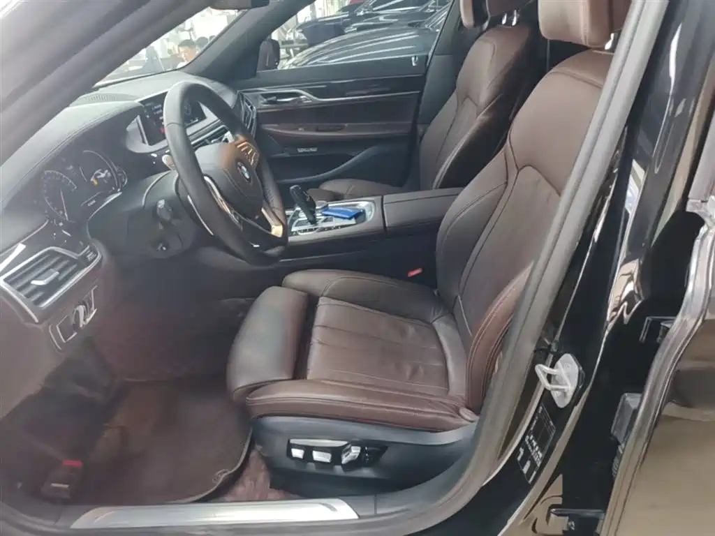BMW 7 Series 2018 730Li Leading Type M Sport Package фото 15