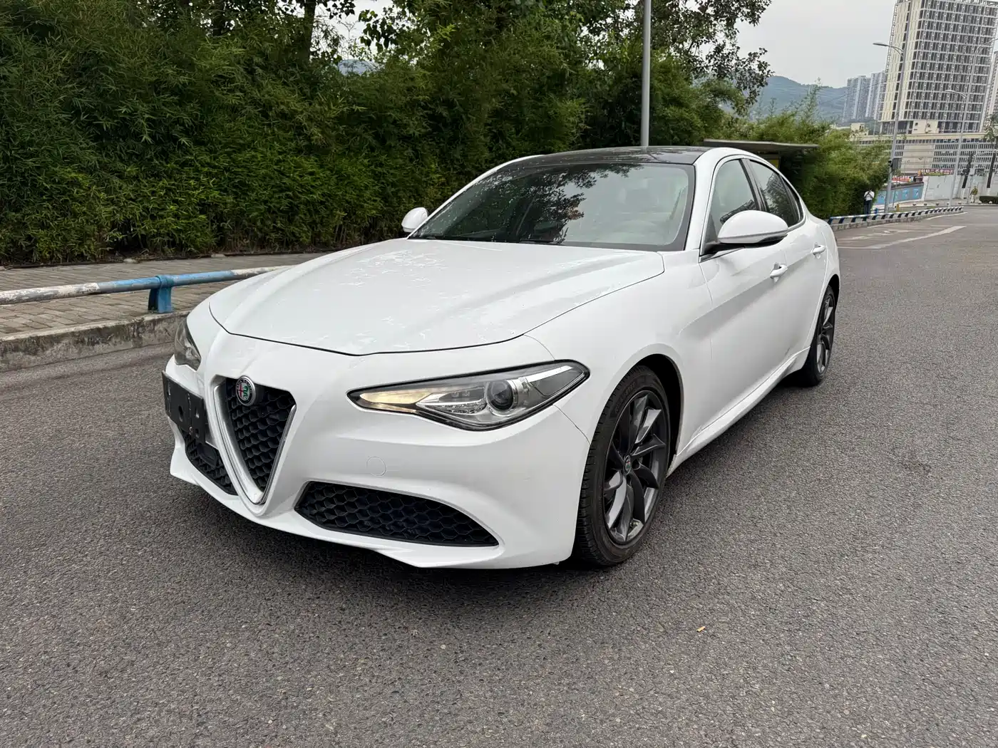Alfa Romeo Giulia 2017 2.0T 200HP Luxury Edition