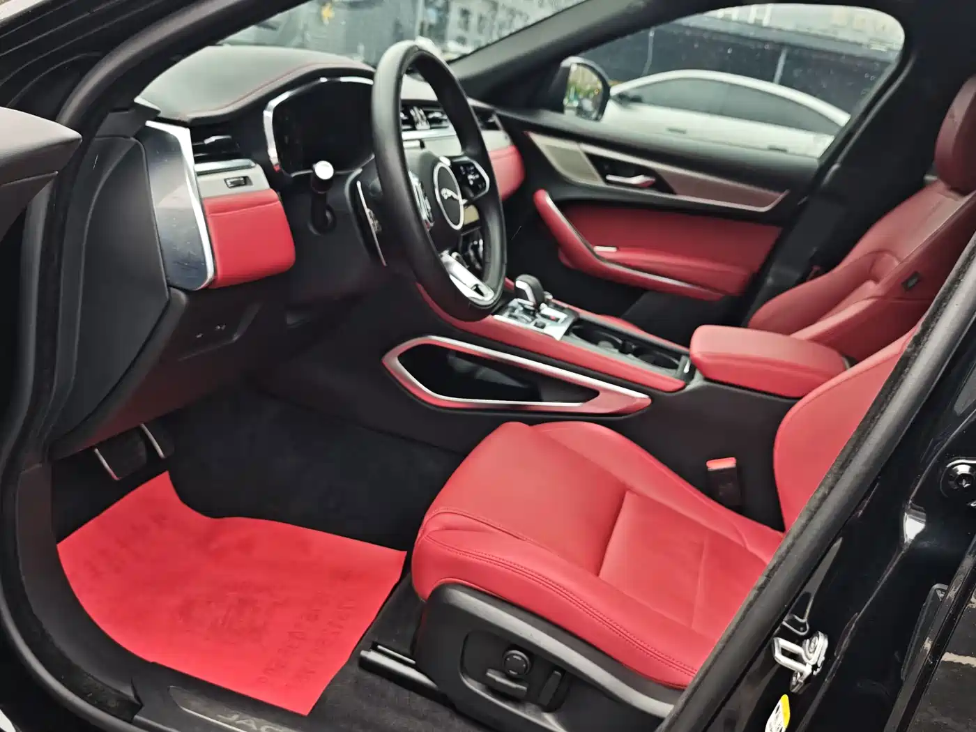 Jaguar F-PACE 2024 2024 P250 R-Dynamic SE