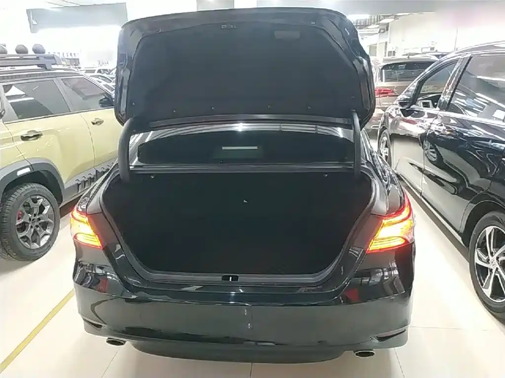 Toyota Camry 2021 2.0G Luxury Edition фото 19
