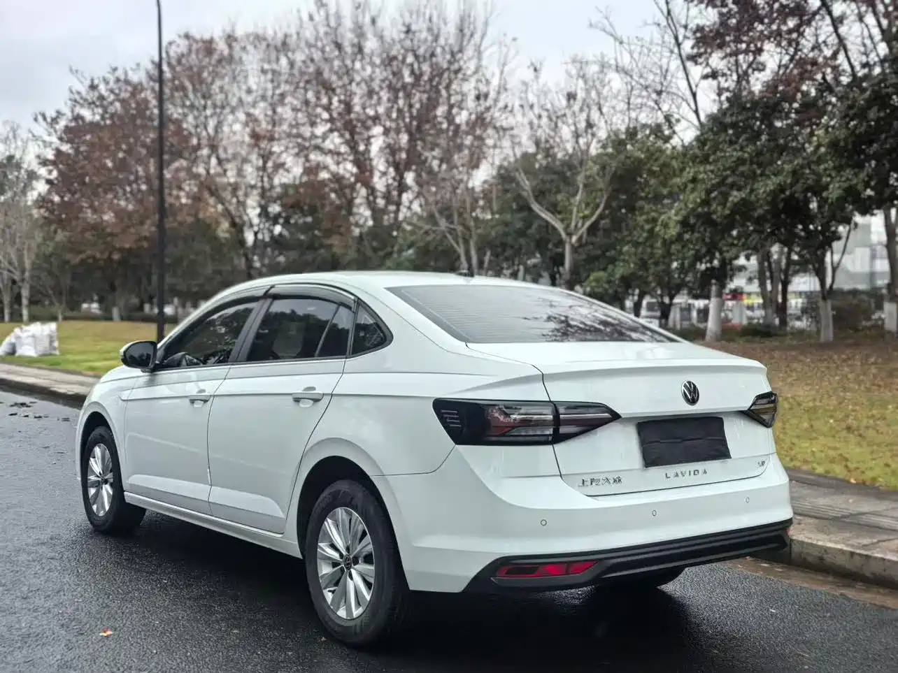 Volkswagen Lavida 2025 New Edge 1.5L Outstanding New Ease фото 4