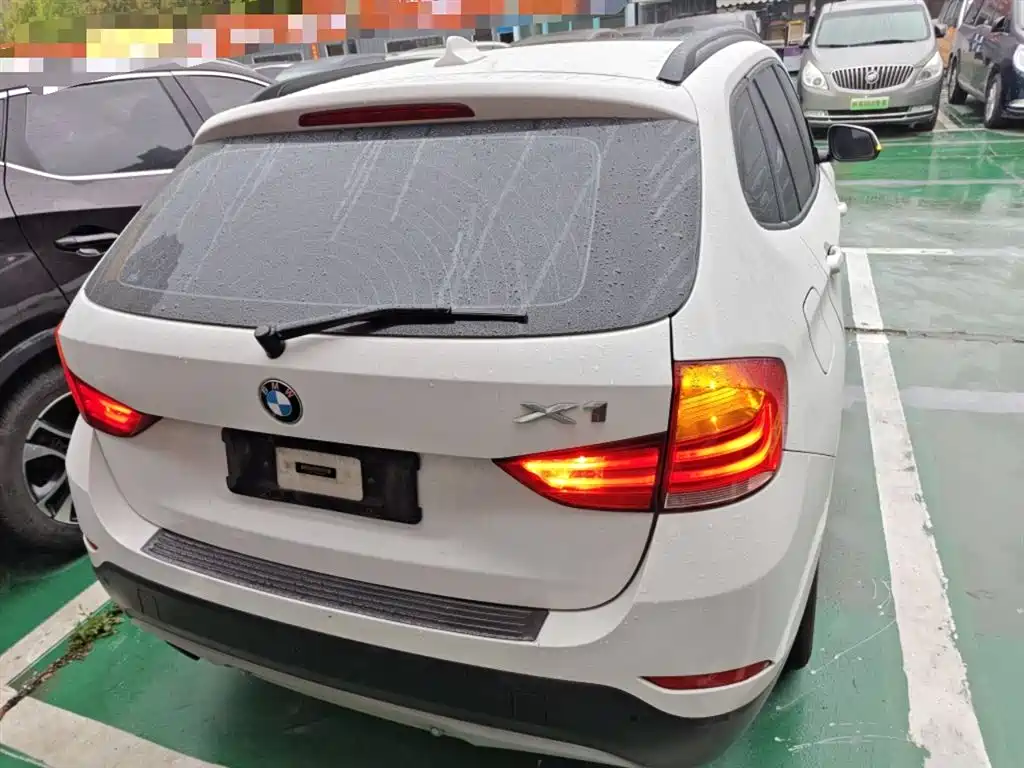 BMW X1 2013 sDrive18i Leading фото 4