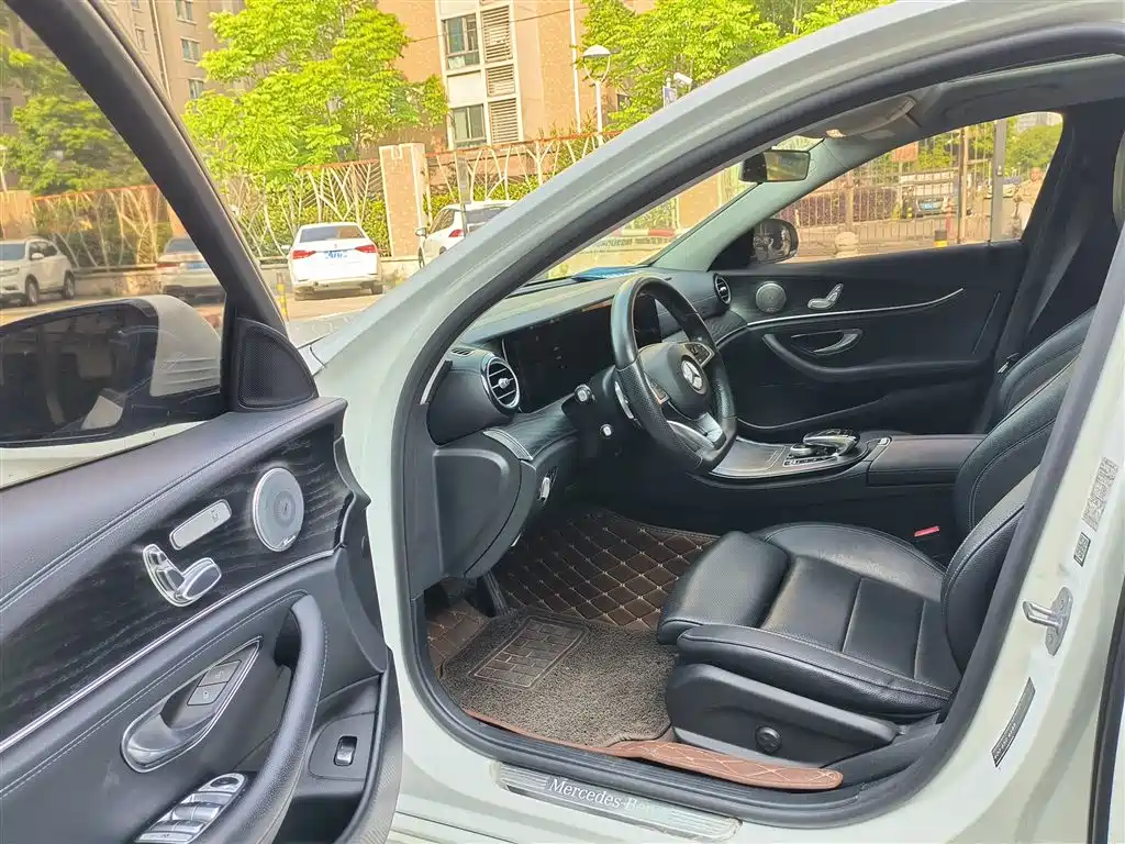 Mercedes-Benz E-Class 2016 E 200 L Sport Type фото 13