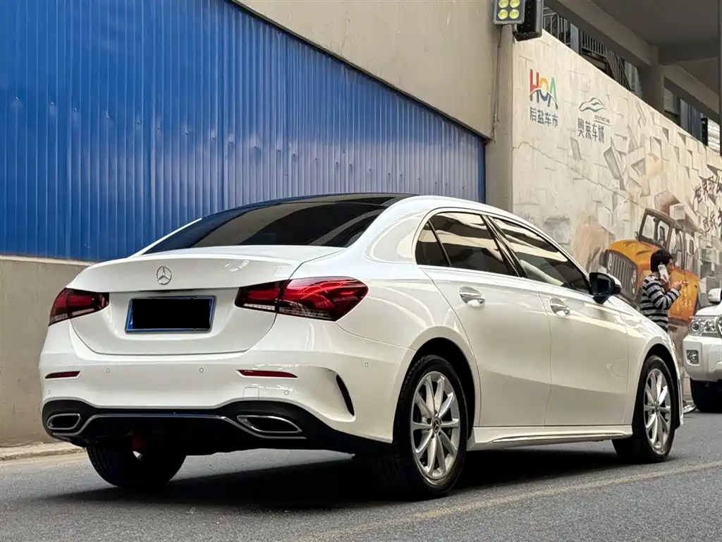 Mercedes-Benz A-Class 2021 A 200 L Sport Sedan Fashion Edition фото 5