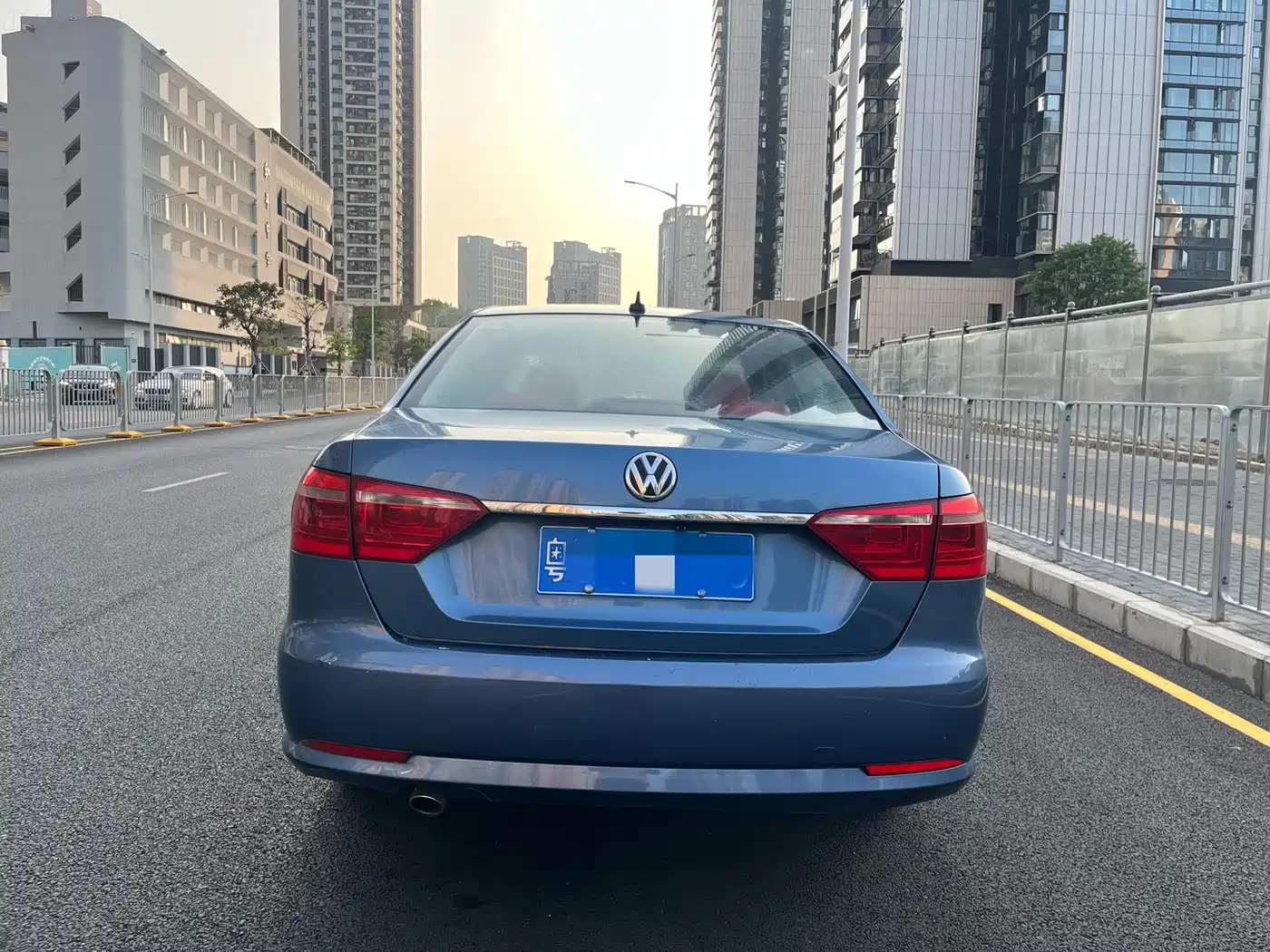 Volkswagen Lavida 2013 1.6L Manual Trend Edition фото 5