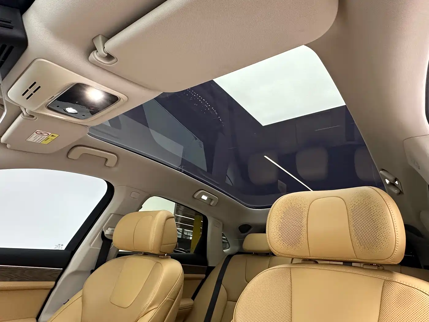 AITO Wenjie AITO M5 2022 Extended Range AWD Performance Edition фото 22