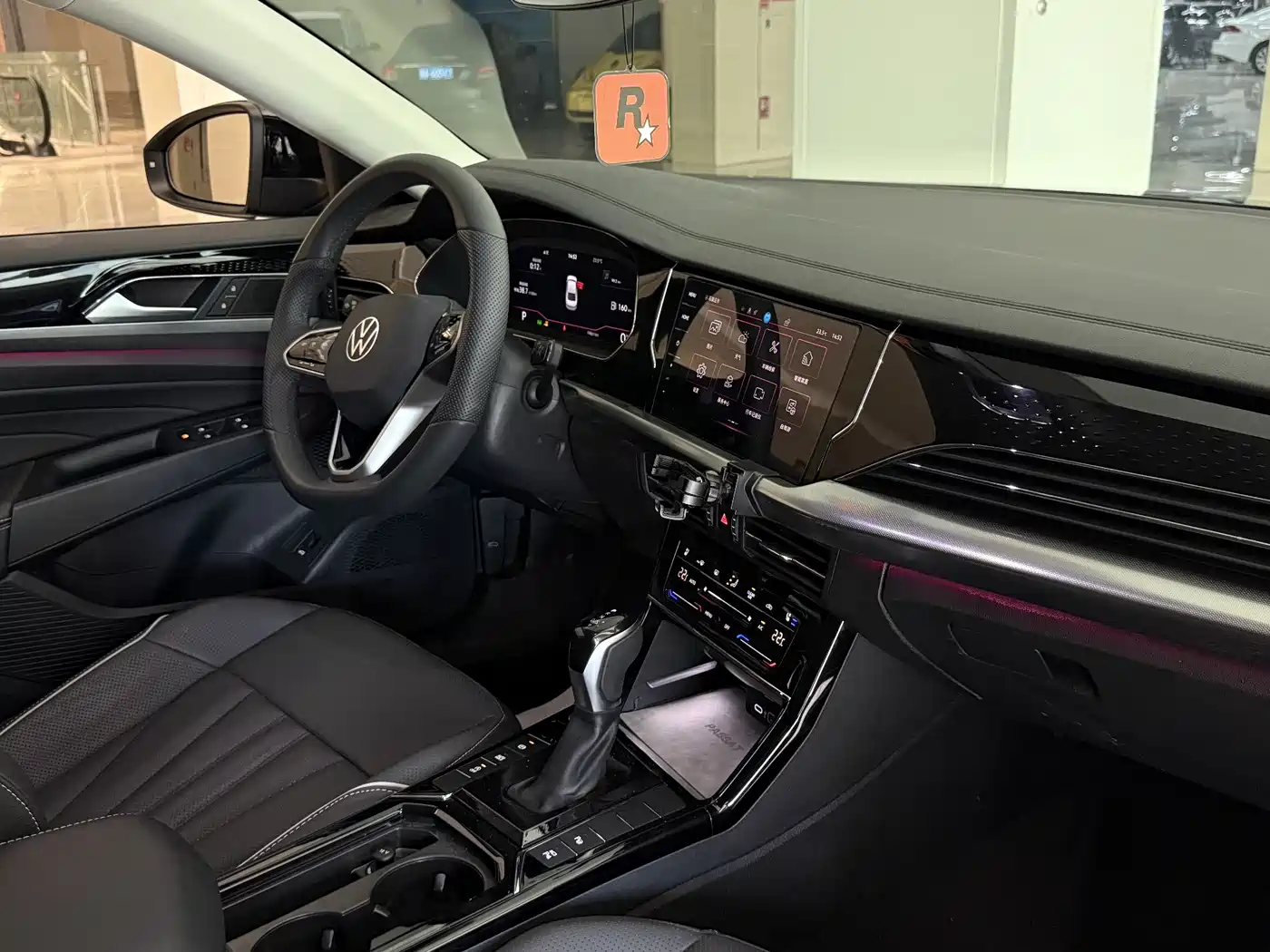 Volkswagen Passat 2024 380TSI Dragon Glory Edition фото 5