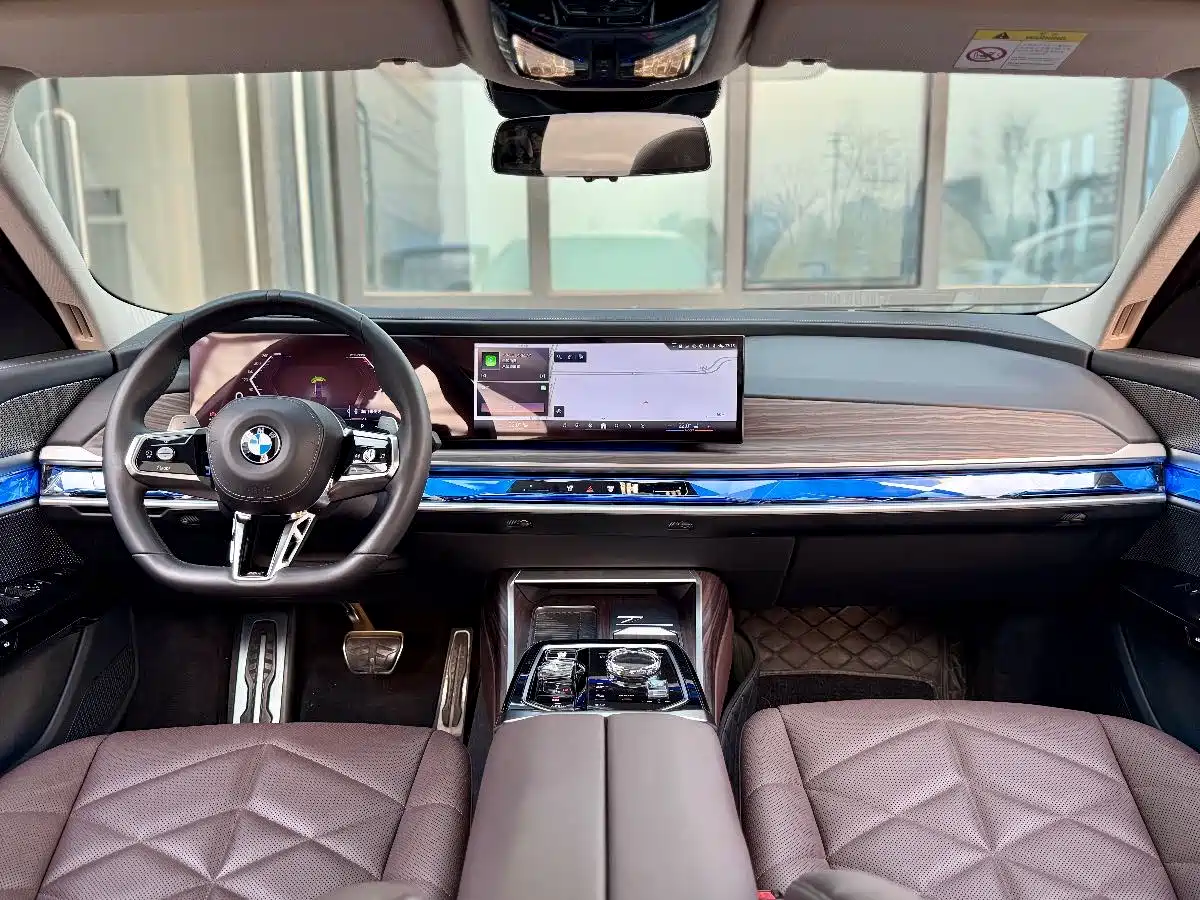 BMW 7 SERIES