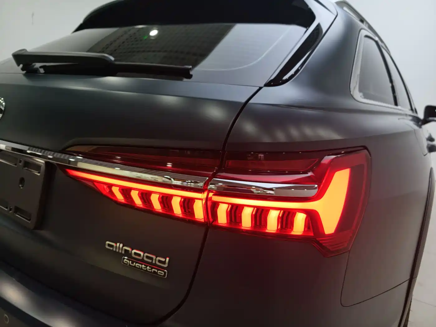 Audi A6 (Import) 2020 allroad quattro Explorer 55 TFSI Premium Off-Road фото 17