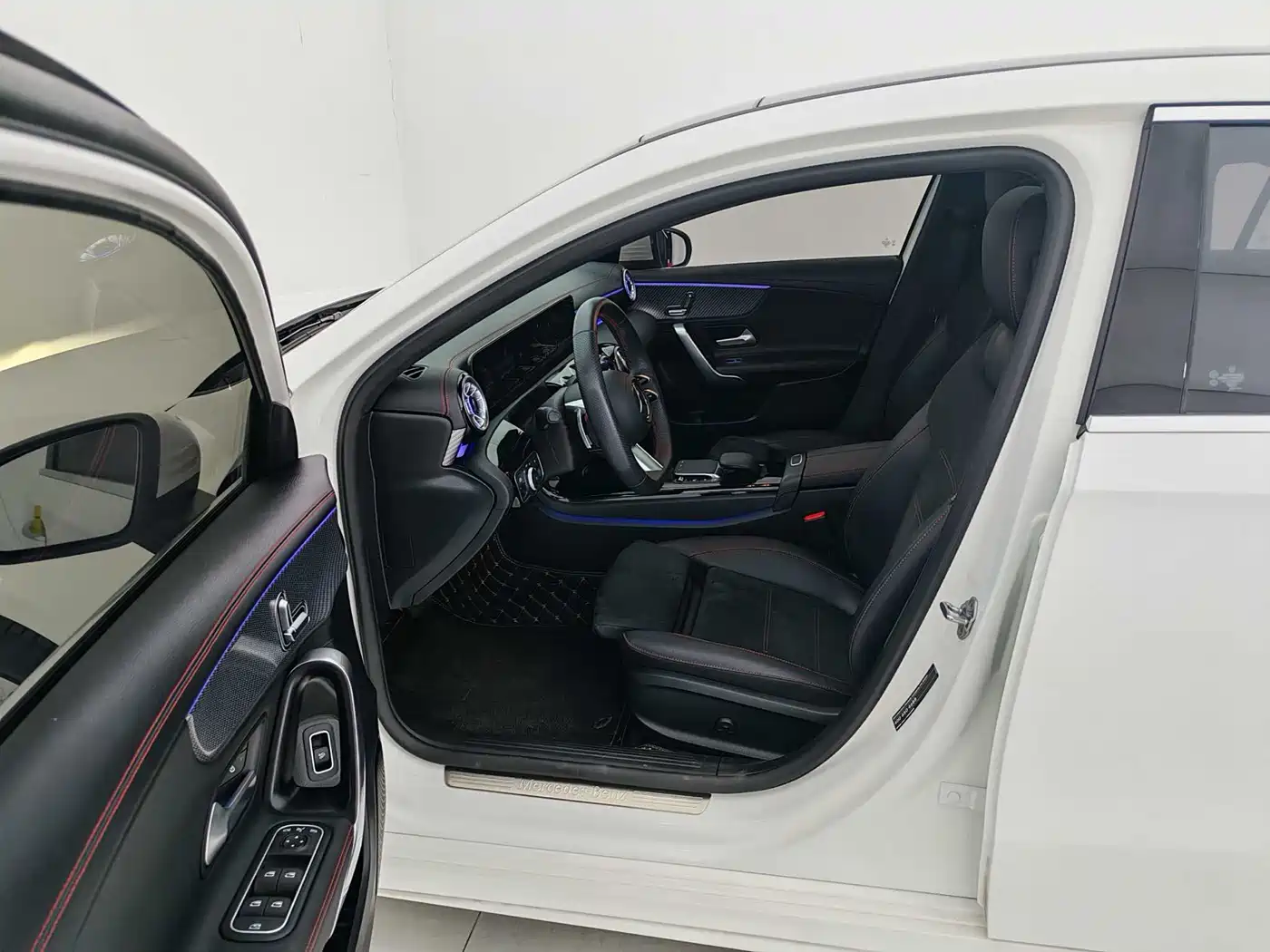 Mercedes-Benz A-Class 2023 A 200 L Fashion фото 10