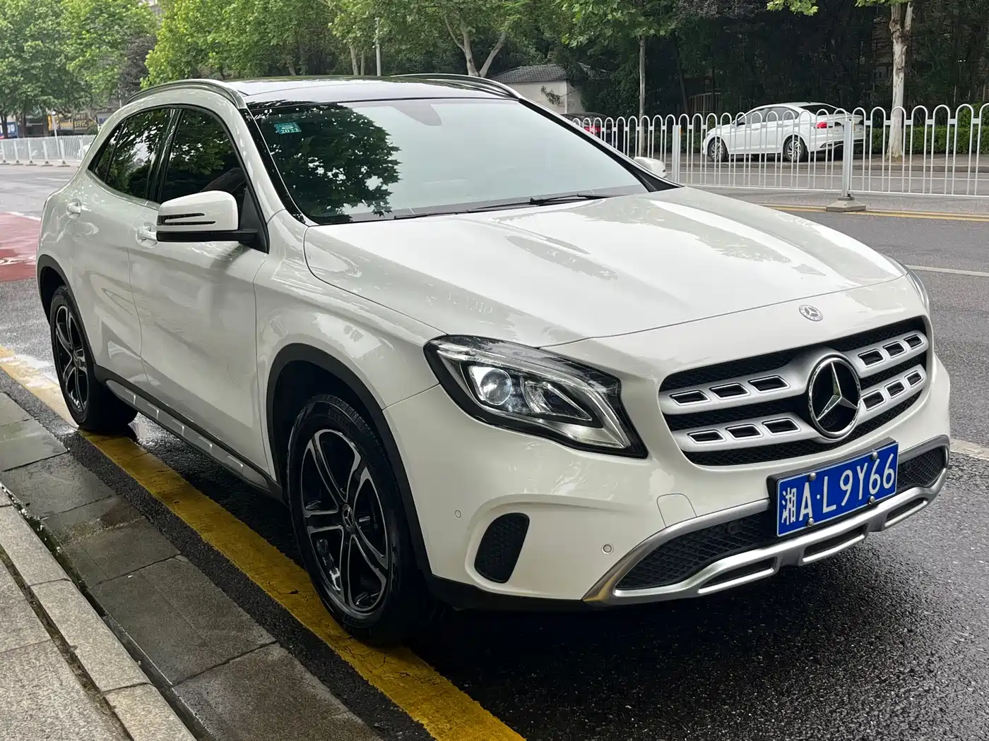 Mercedes-Benz GLA 2018 GLA 200 Fashion фото 2
