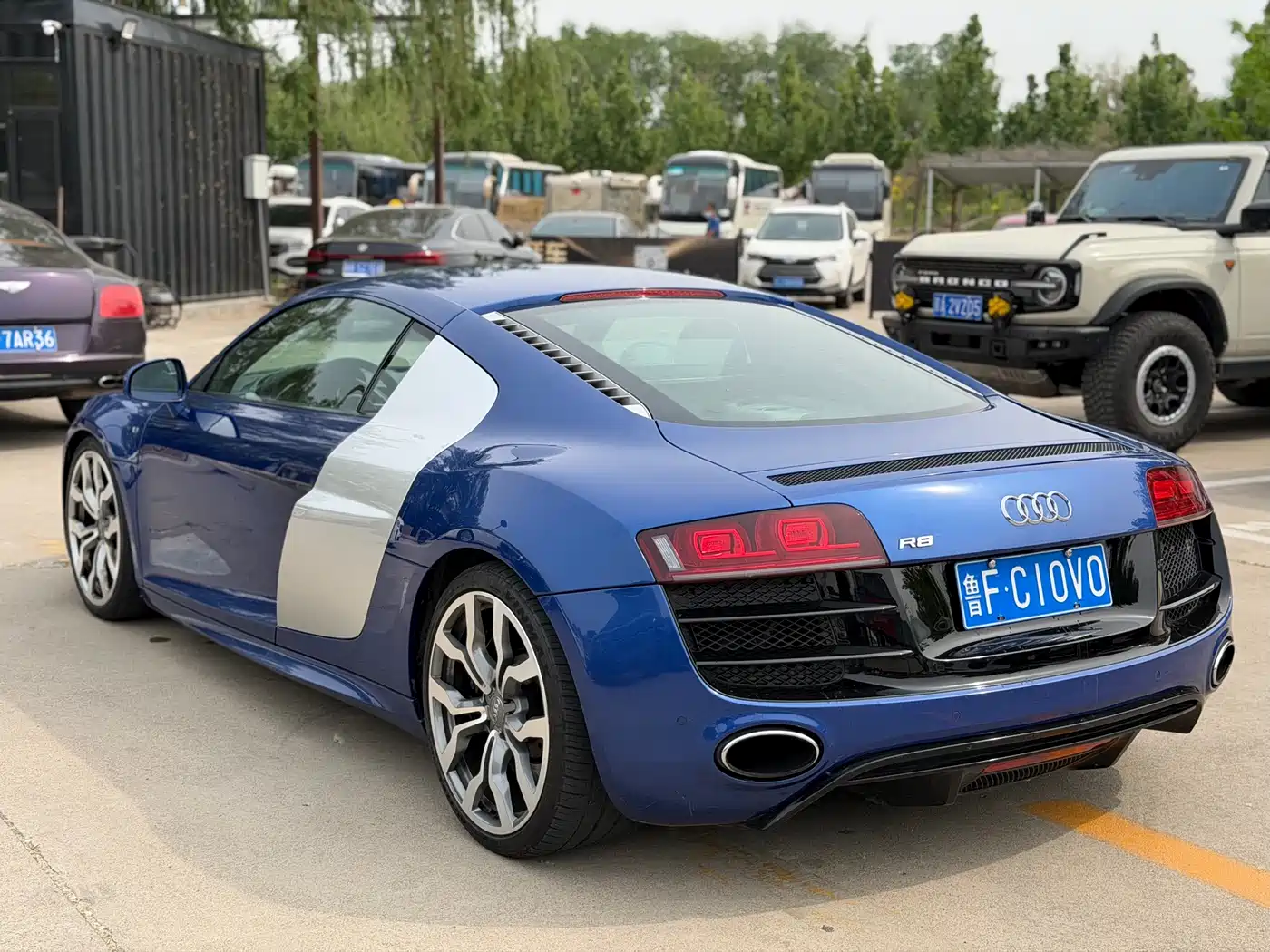 Audi R8 2012 5.2 FSI quattro Limited Edition фото 7