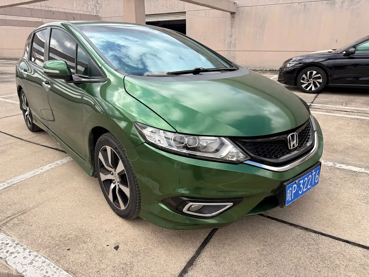 Honda Jade 2014 2013 1.8L CVT Luxury 6-seater