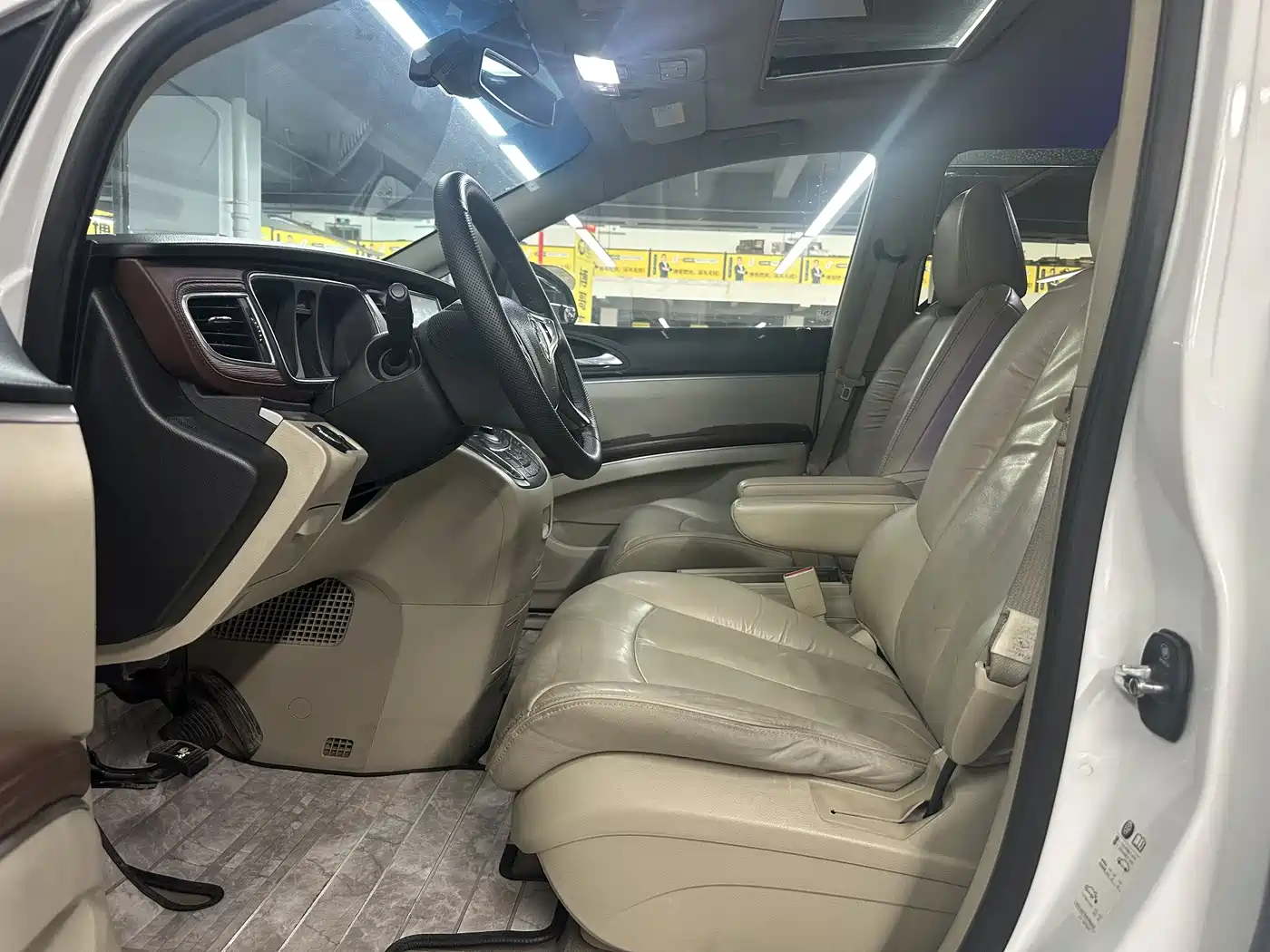 Buick GL8 2017 25S Premium Model China V фото 2