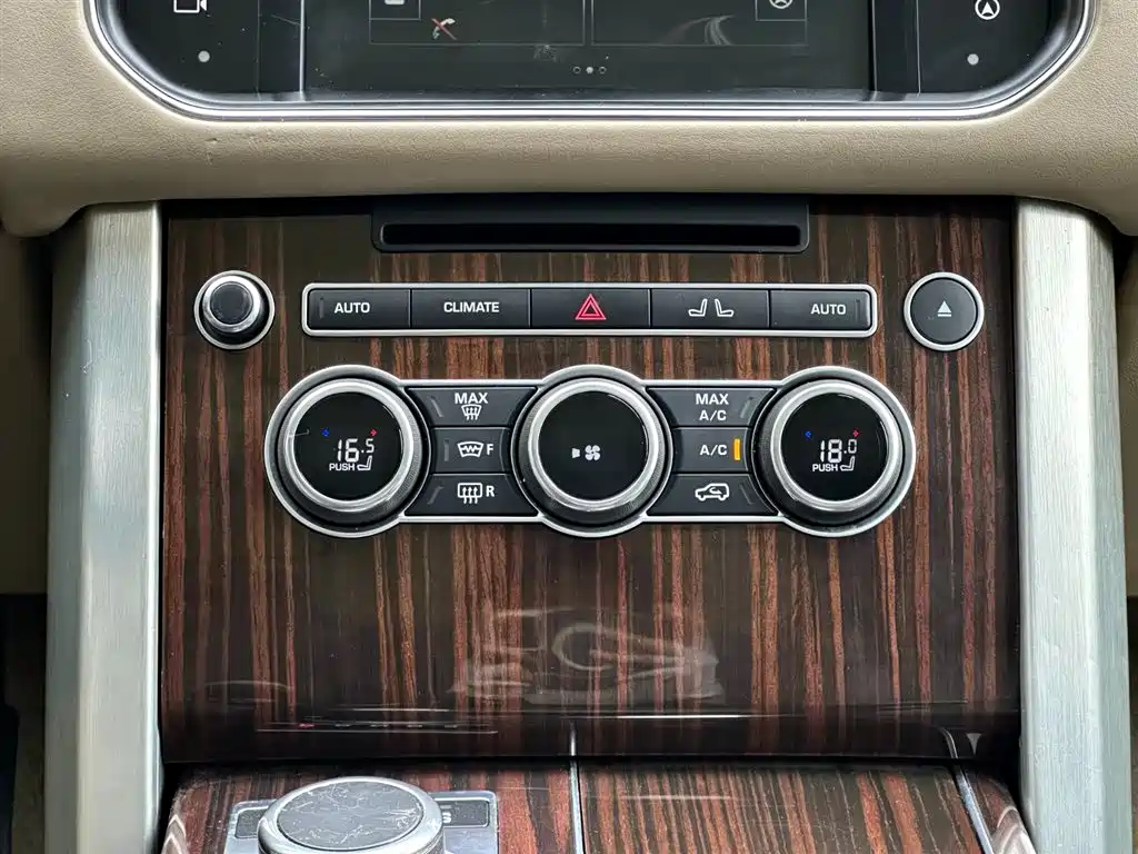 Land Rover Range Rover 2015 3.0 SC V6 Vogue фото 26