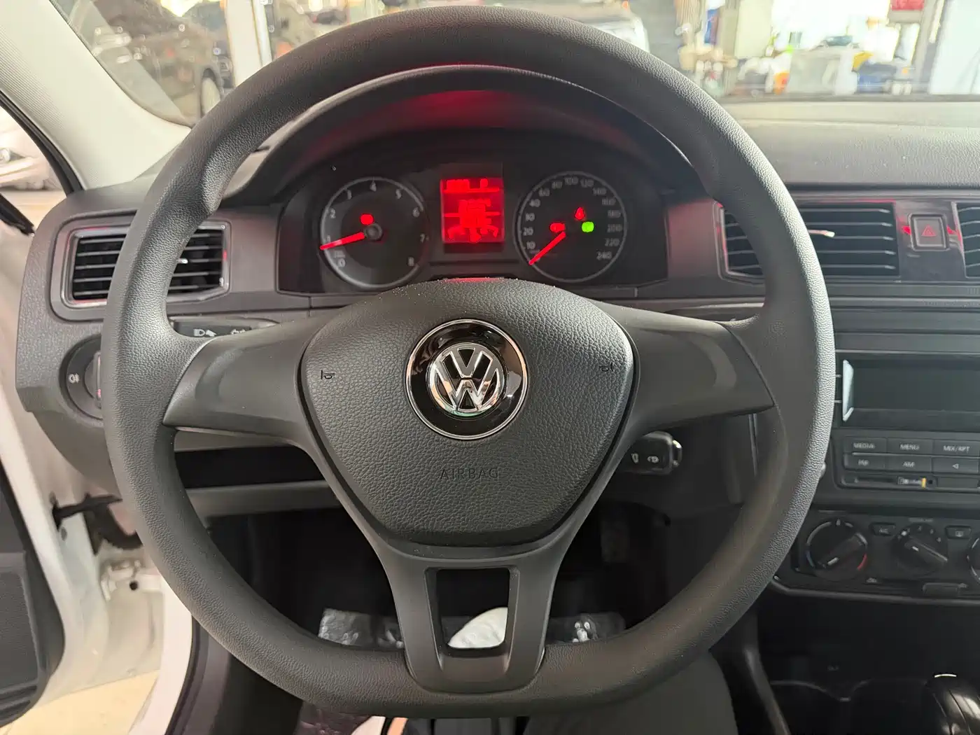Volkswagen Santana 2016 1.6L Automatic Trend Edition фото 9