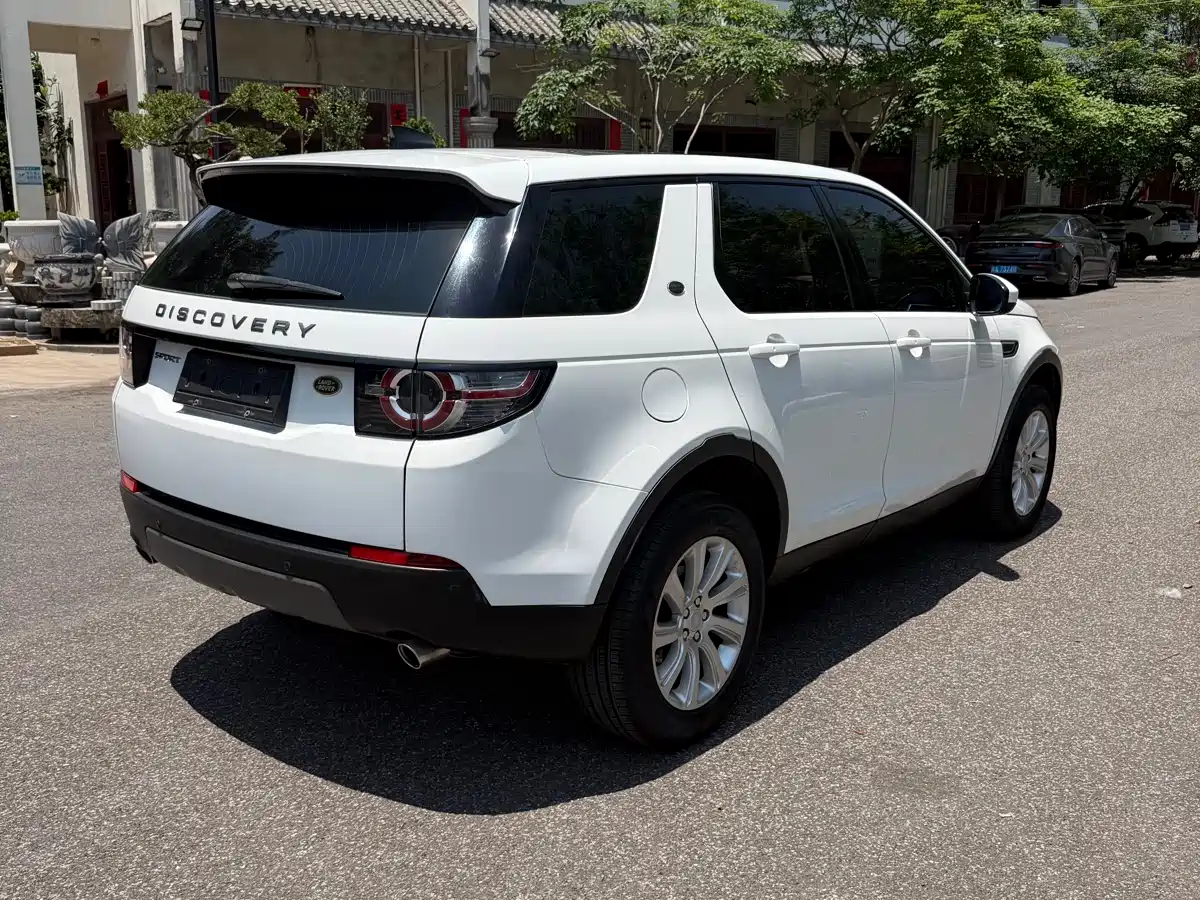 Land Rover Discovery Sport 2018 240PS SE Edition фото 4