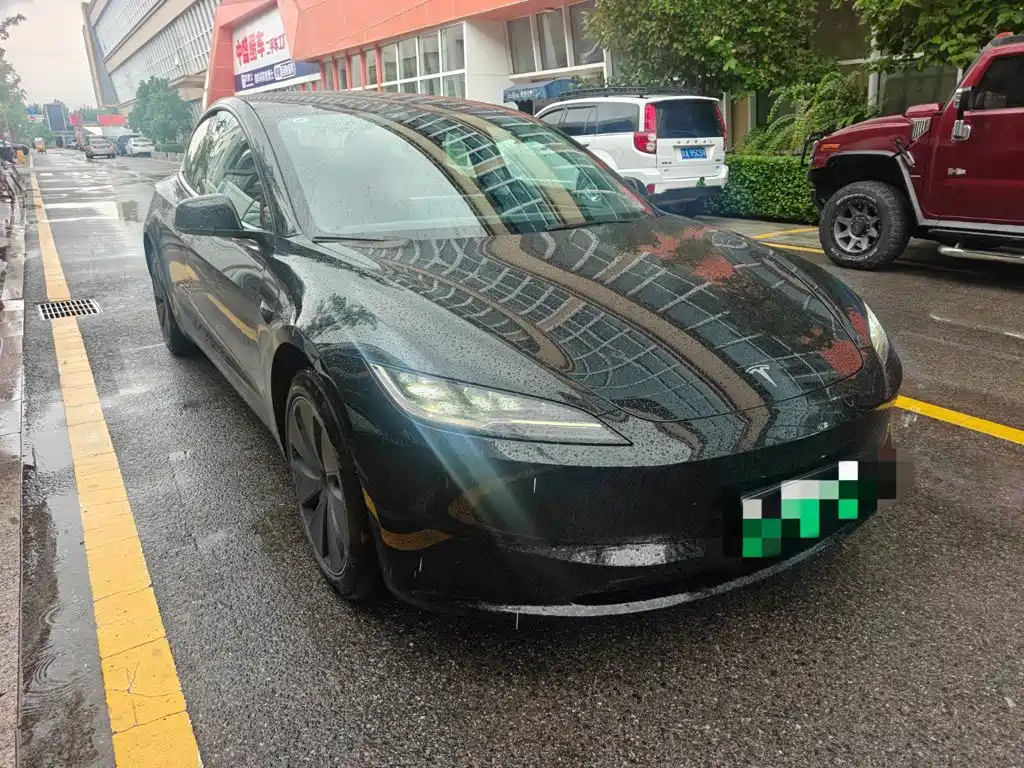 Фото 2 - Tesla Model 3