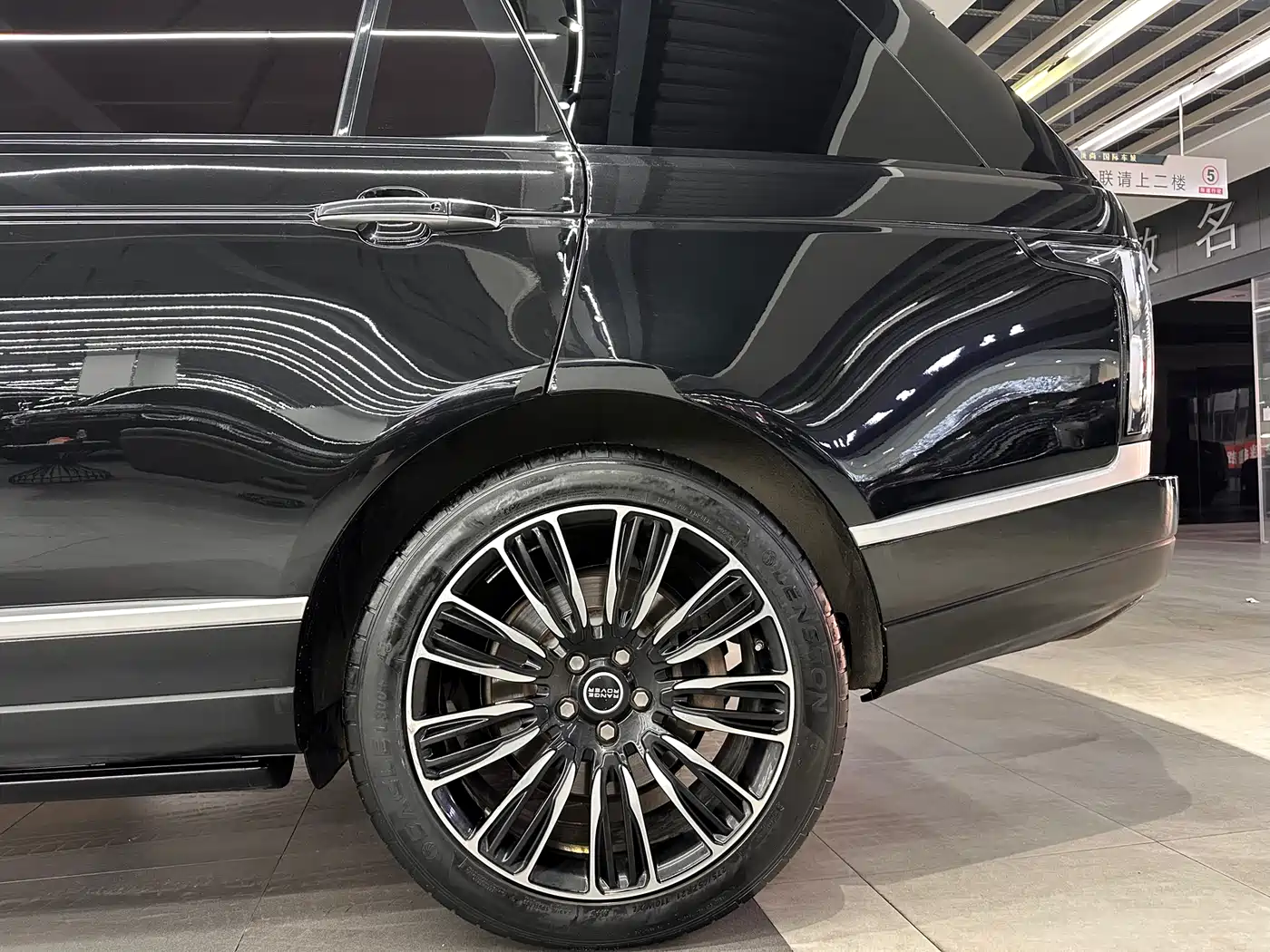 Land Rover Range Rover 2014 3.0 SC V6 Vogue фото 20