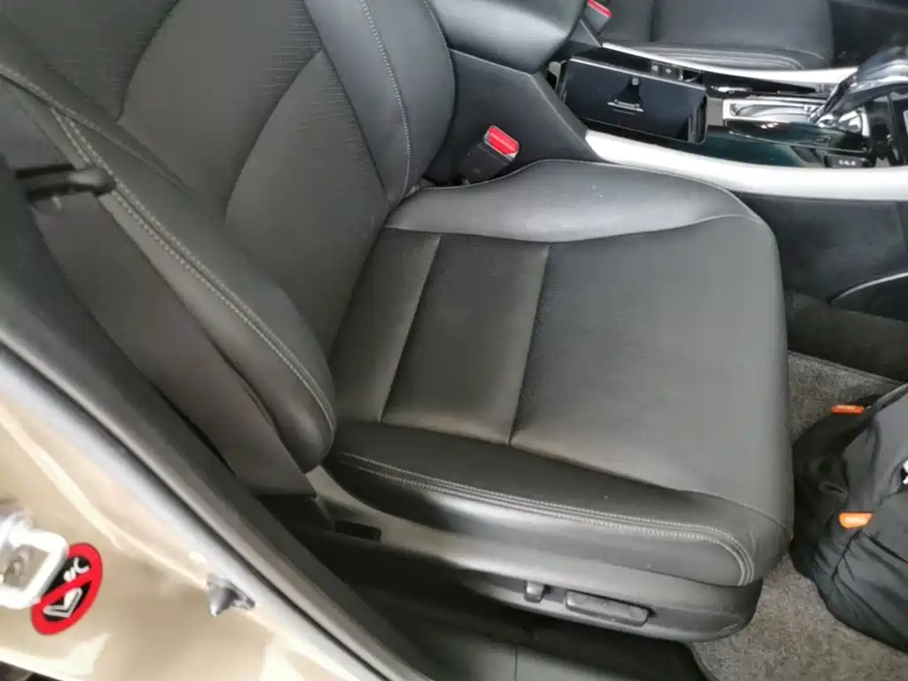 Фото 25 - Honda Accord