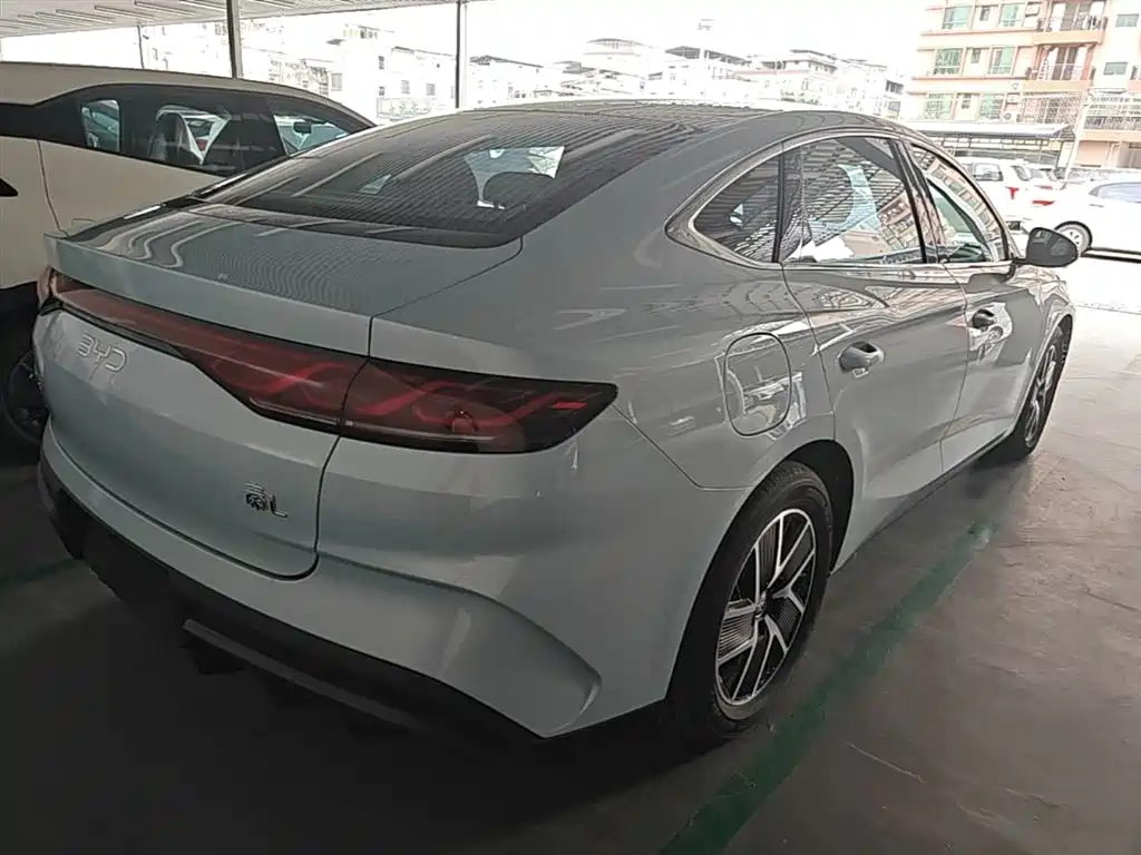 BYD Qin L 2024 DM-i 80KM Leading Edition фото 7