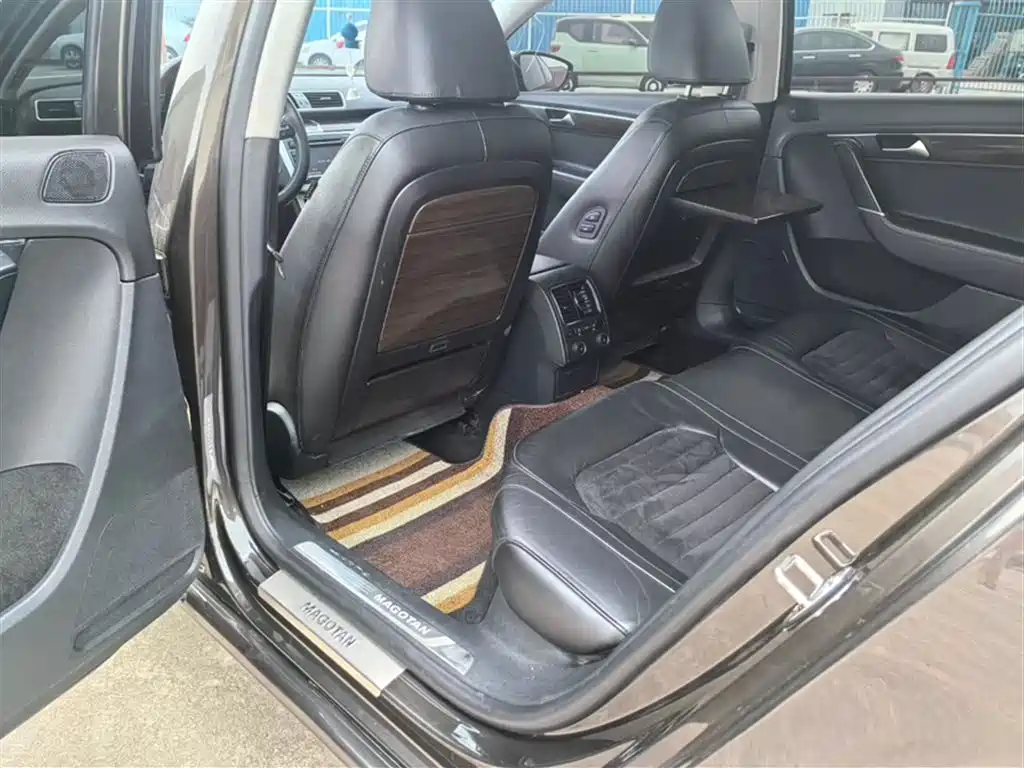 Volkswagen Magotan 2015 Facelift 1.8TSI Premium фото 14