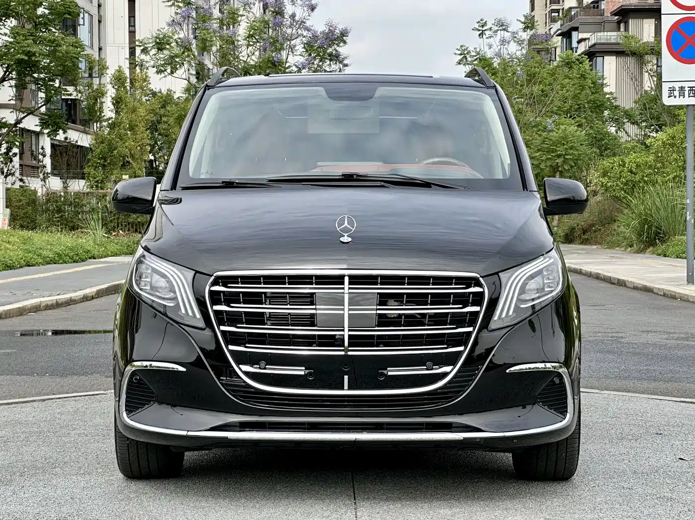 Mercedes-Benz Vito 2023 2.0T Business 7-Seater фото 3