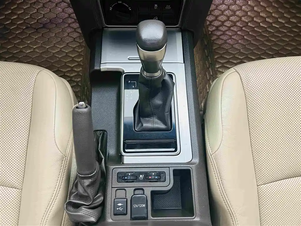 Toyota Prado 2019 2019 3.5L Automatic TX-L Zunxiang Edition with Rear-mounted Spare Tire