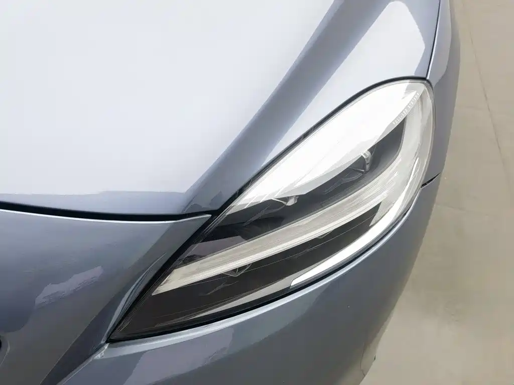 Фото 7 - Volvo V40