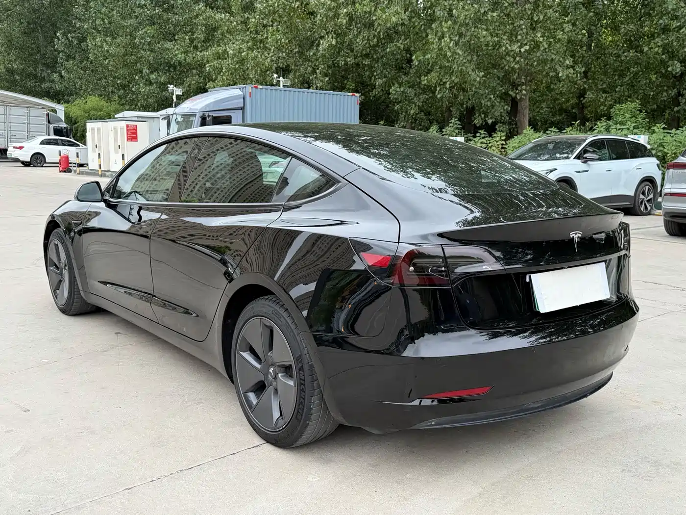 Фото 16 - Tesla Model 3