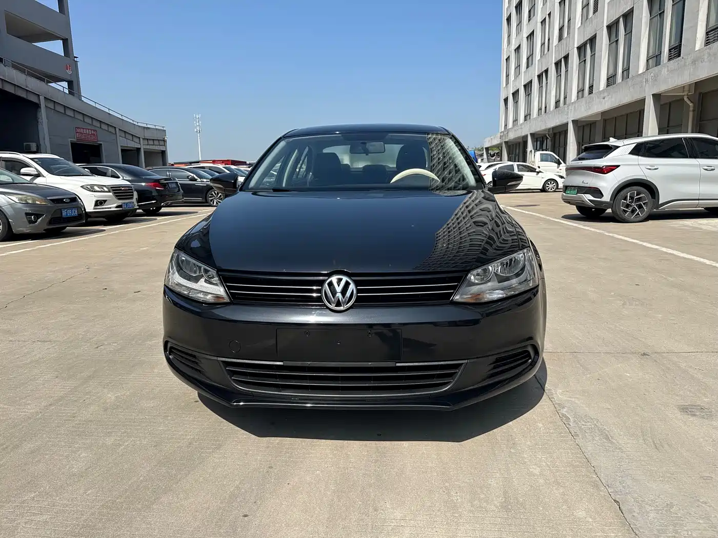 Volkswagen Sagitar 2014 1.6L Automatic Fashion фото 2