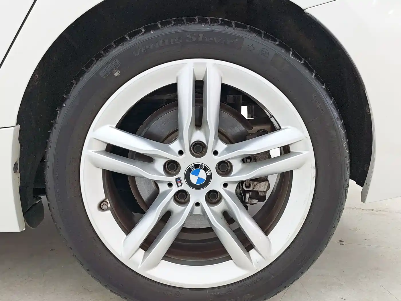 BMW 1 Series 2021 120i M Sport Shadow Edition фото 16