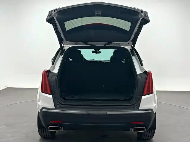 Фото 6 - Cadillac XT5