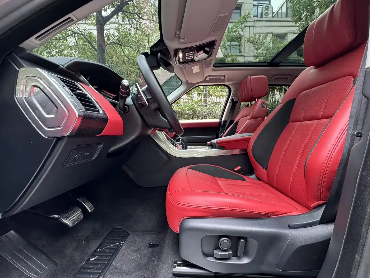 Land Rover Range Rover Sport 2021 3.0 L6 Gloss Black Edition фото 14