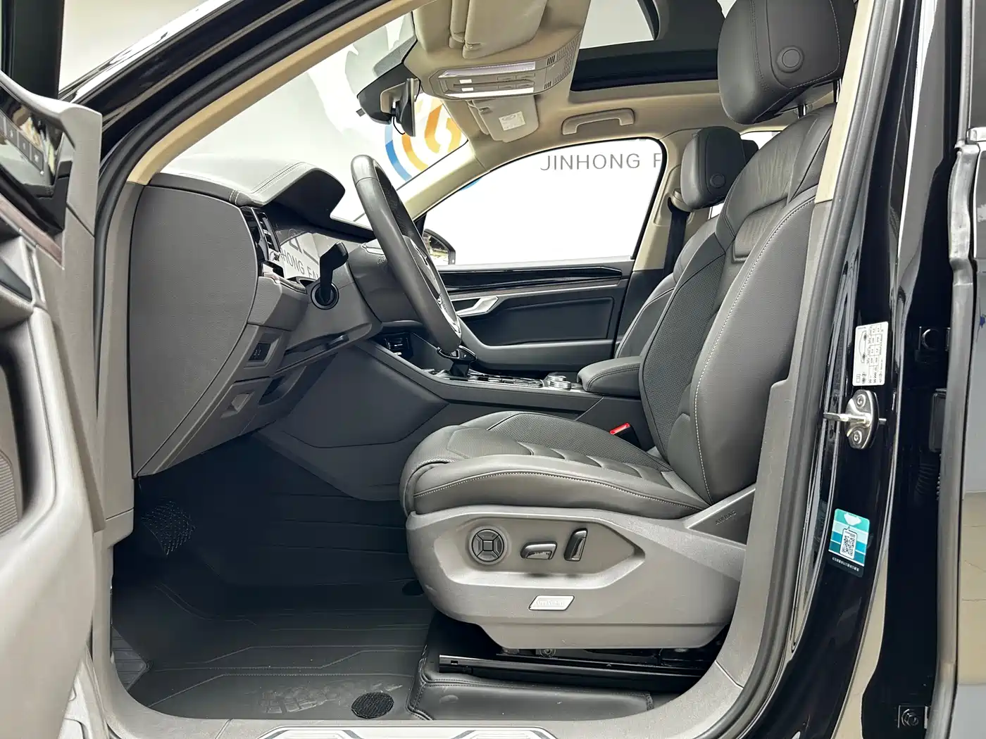 Volkswagen Touareg 2020 3.0TSI Enjoyment Edition China VI фото 5