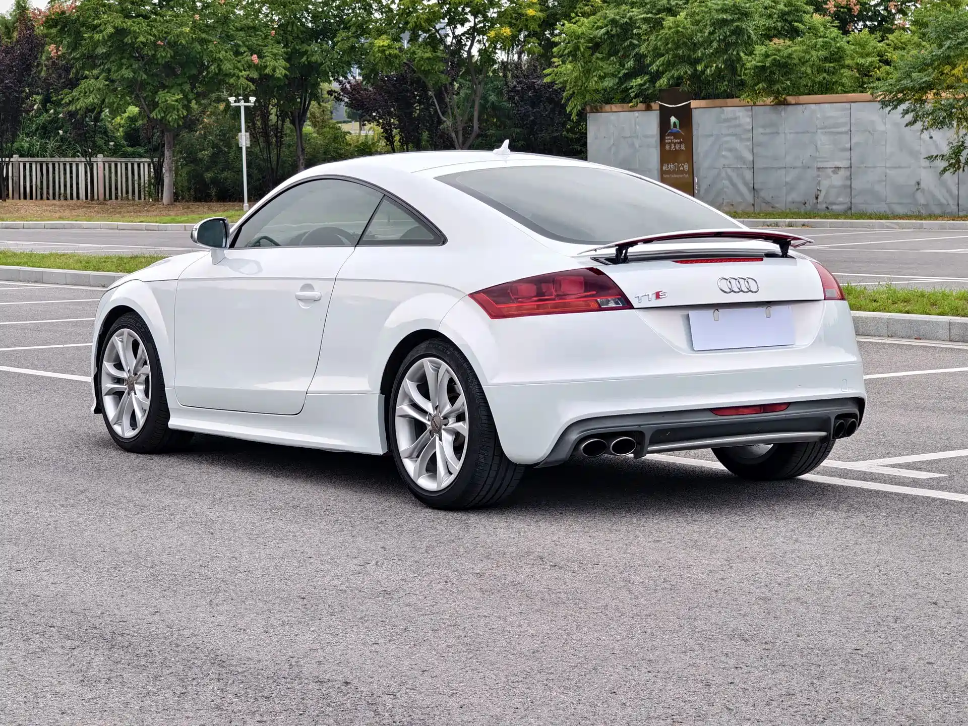 Photo 6 - Audi TTS