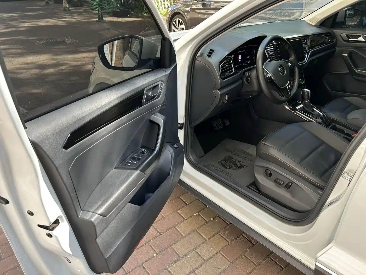 Volkswagen T-ROC 2022 280TSI DSG 2WD Comfort PLUS фото 18