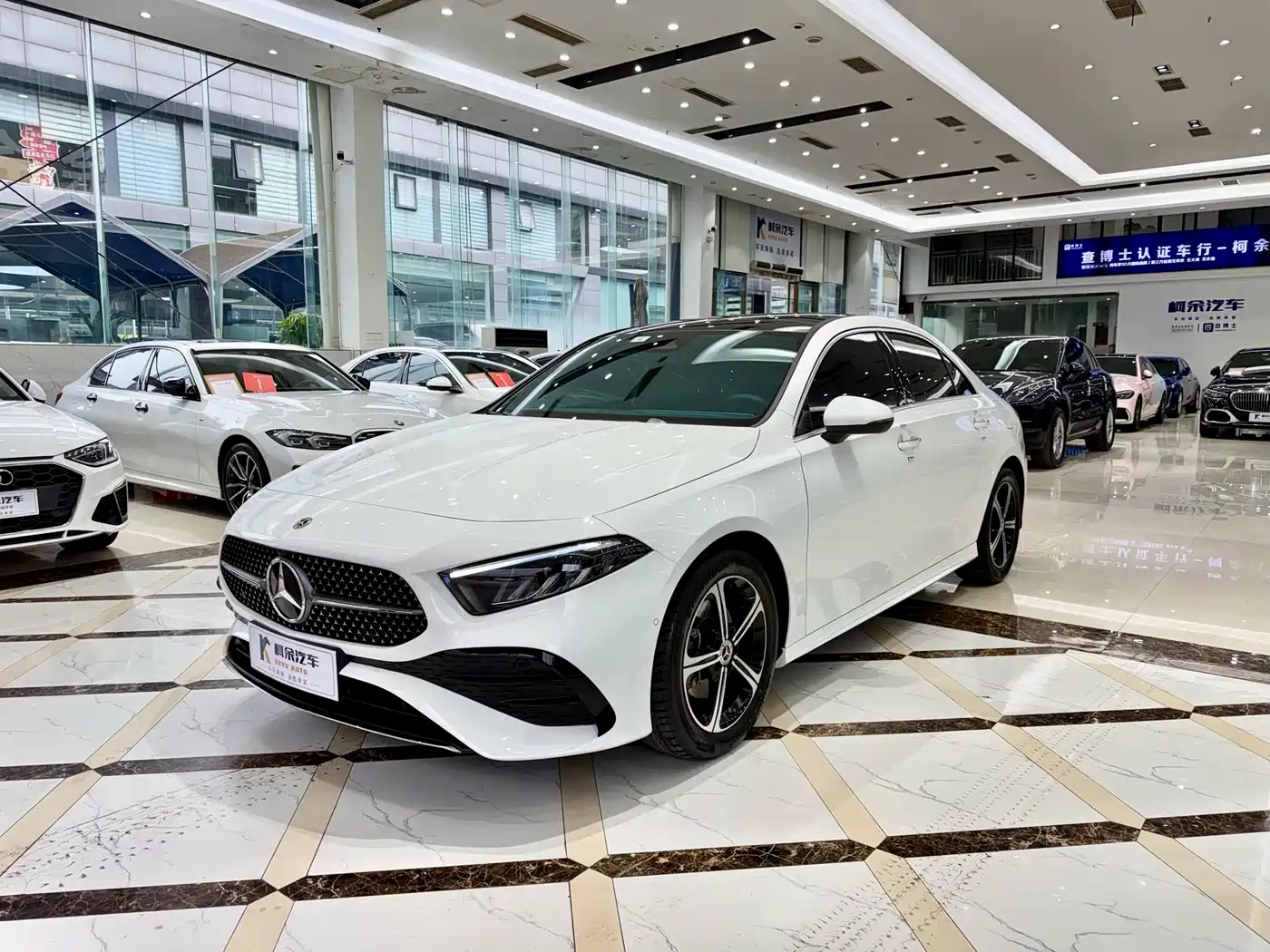 Mercedes-Benz A-Class 2023 A 200 L Fashion фото 2