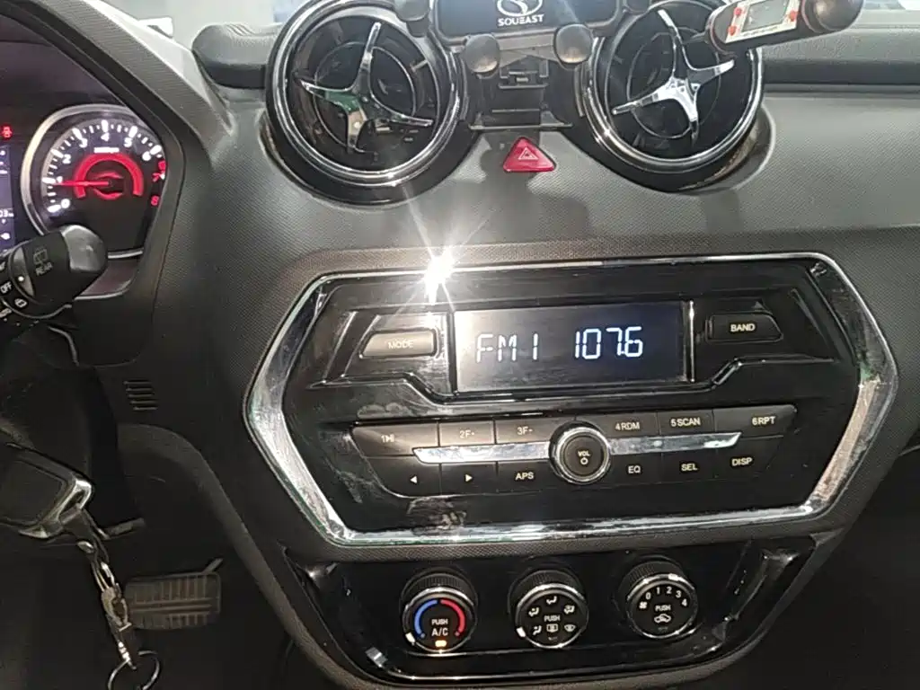 Soueast DX3 2017 2016 1.5T CVT Luxury