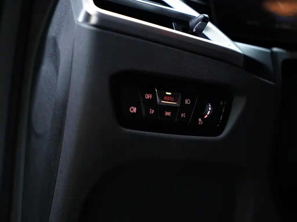 BMW M2 2024 M2 фото 34