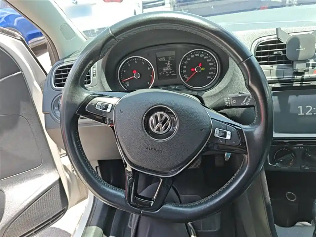 Volkswagen Polo 2016 1.6L Automatic Comfort фото 11