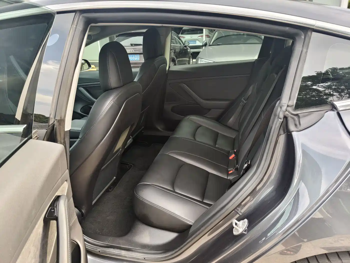 Tesla Model 3 (Import) 2019 2019 Long Range RWD Version