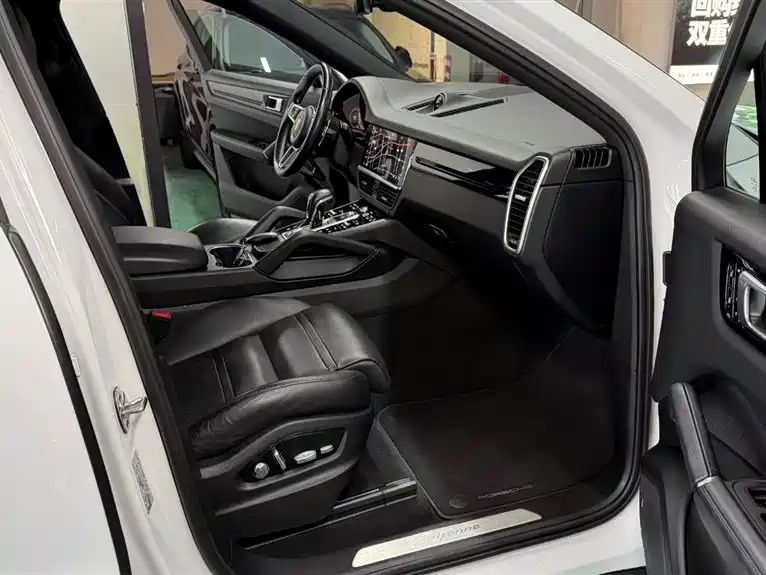 Porsche Cayenne 2019 Cayenne Coupé 3.0T фото 12