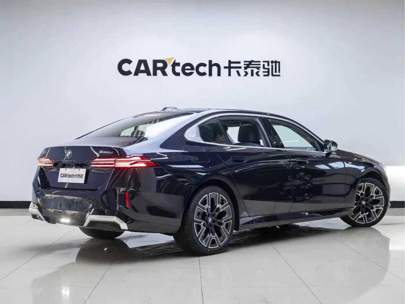 BMW 5 Series 2024 530Li Premium M Sport Package фото 3