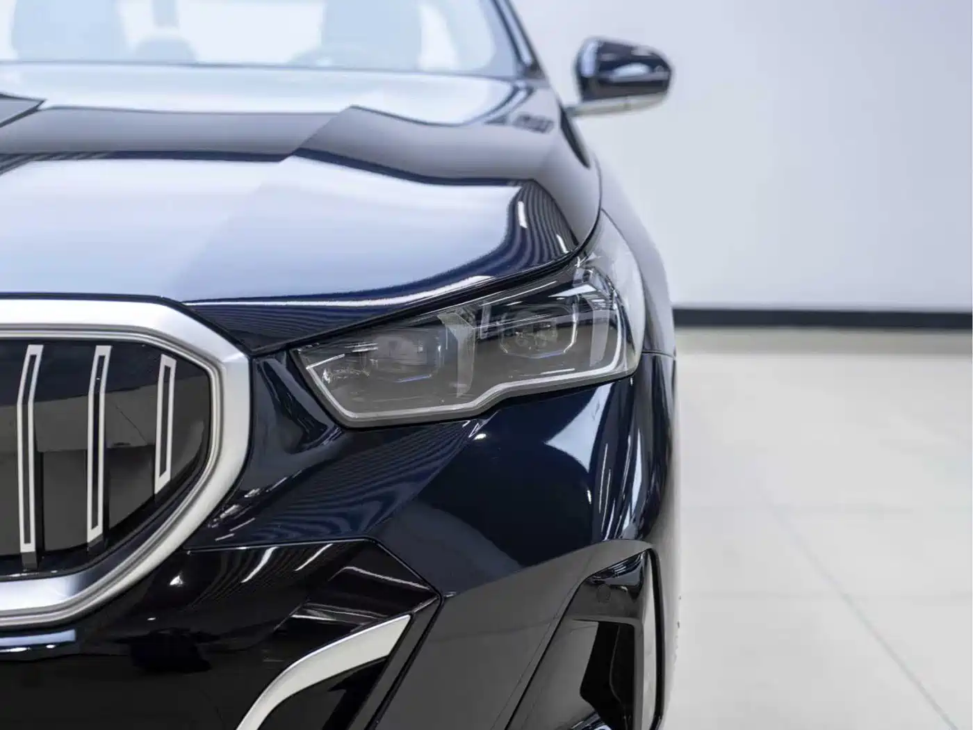 BMW 5 Series 2024 530Li Premium M Sport Package фото 6