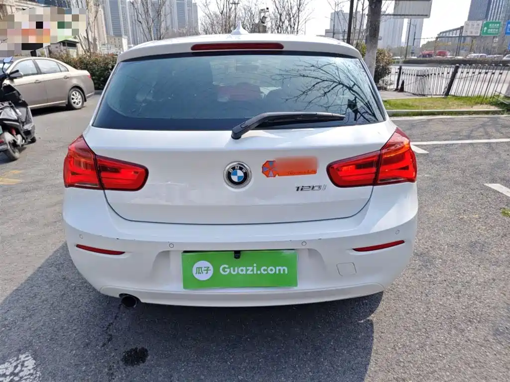 BMW 1 Series (Import) 2015 120i Leading фото 4