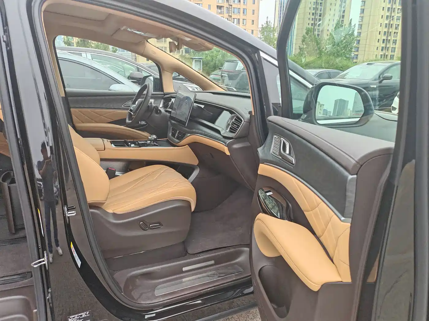Denza D9 2025 DM-i Smart Driving Edition 1020 AWD Flagship фото 10
