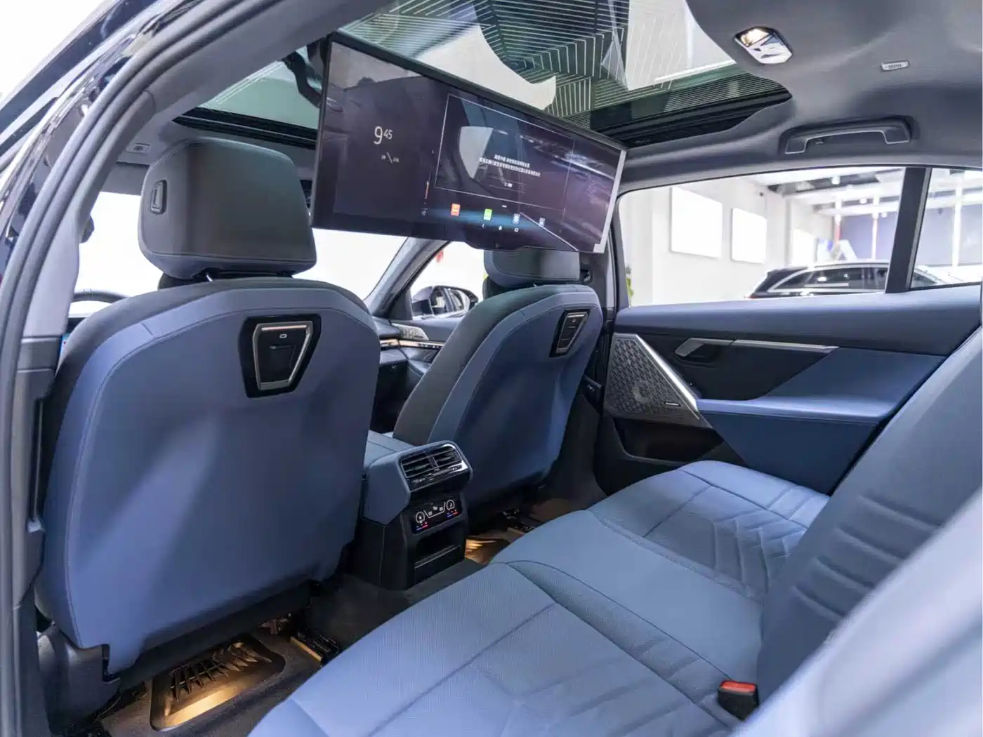 BMW 5 Series 2024 530Li Premium M Sport Package фото 9