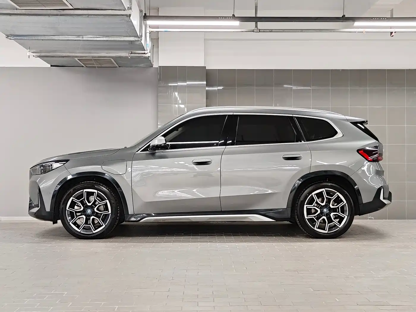 BMW iX1 2023 xDrive30L X Design Package фото 3
