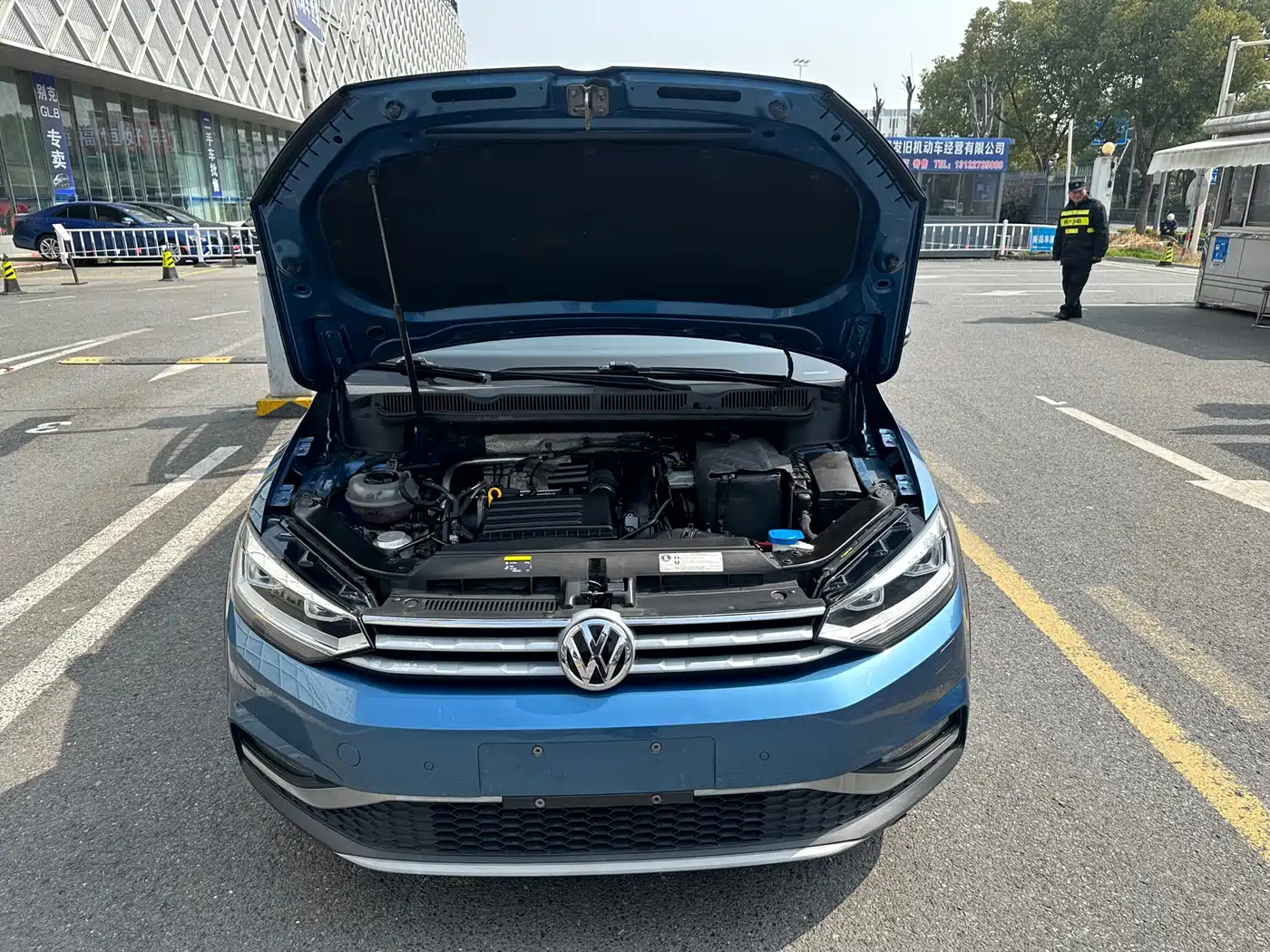 Volkswagen Touran 2018 Touran L 280TSI DSG Frontier Edition 7-Seater China V фото 10